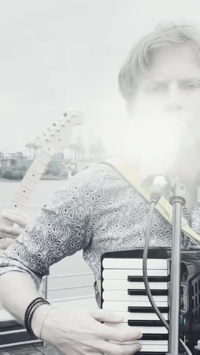 Hansagold LIVE, Sommerfest Netzwerk 
HafenCity, 4. Juli, 17:00 Uhr, Lohsepark #hansagold #indie #deutschpop #hafencity
